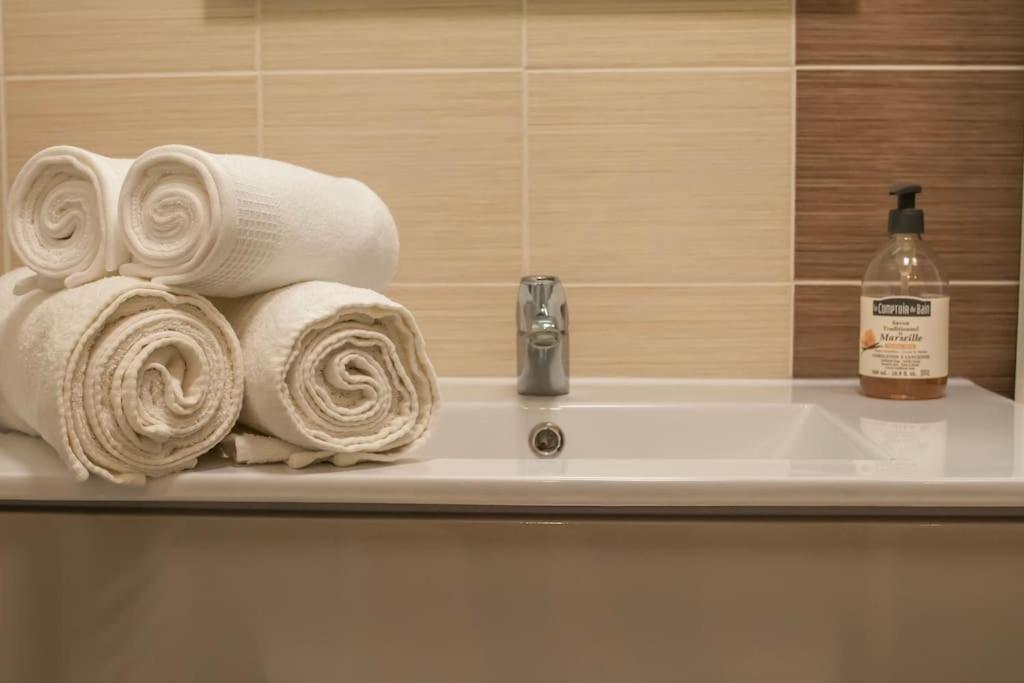 Logement Centre Ville De Reims - Commerces - Wifi Εξωτερικό φωτογραφία